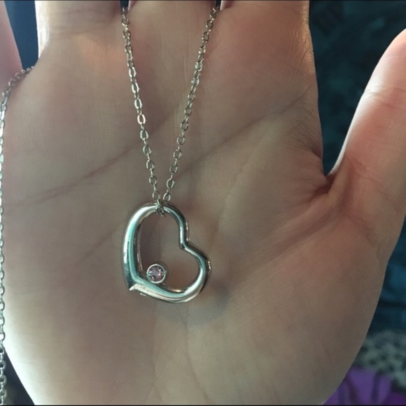 Jewelry - 🌸 Heart Necklace